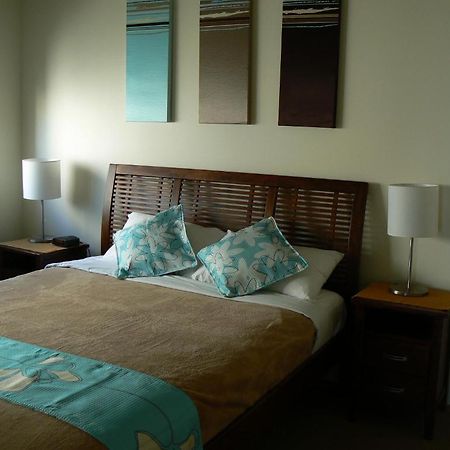 Seafarer Chase Apartments Caloundra Room photo